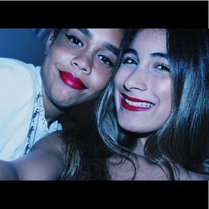 Meet your Posher, Valeria